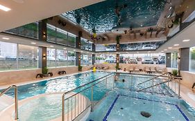 Apartament 6M Rewal w cenie basen, jacuzzi, siłownia, sala zabaw, free private parking, Park Rozrywki HOSSOLAND 30 minut